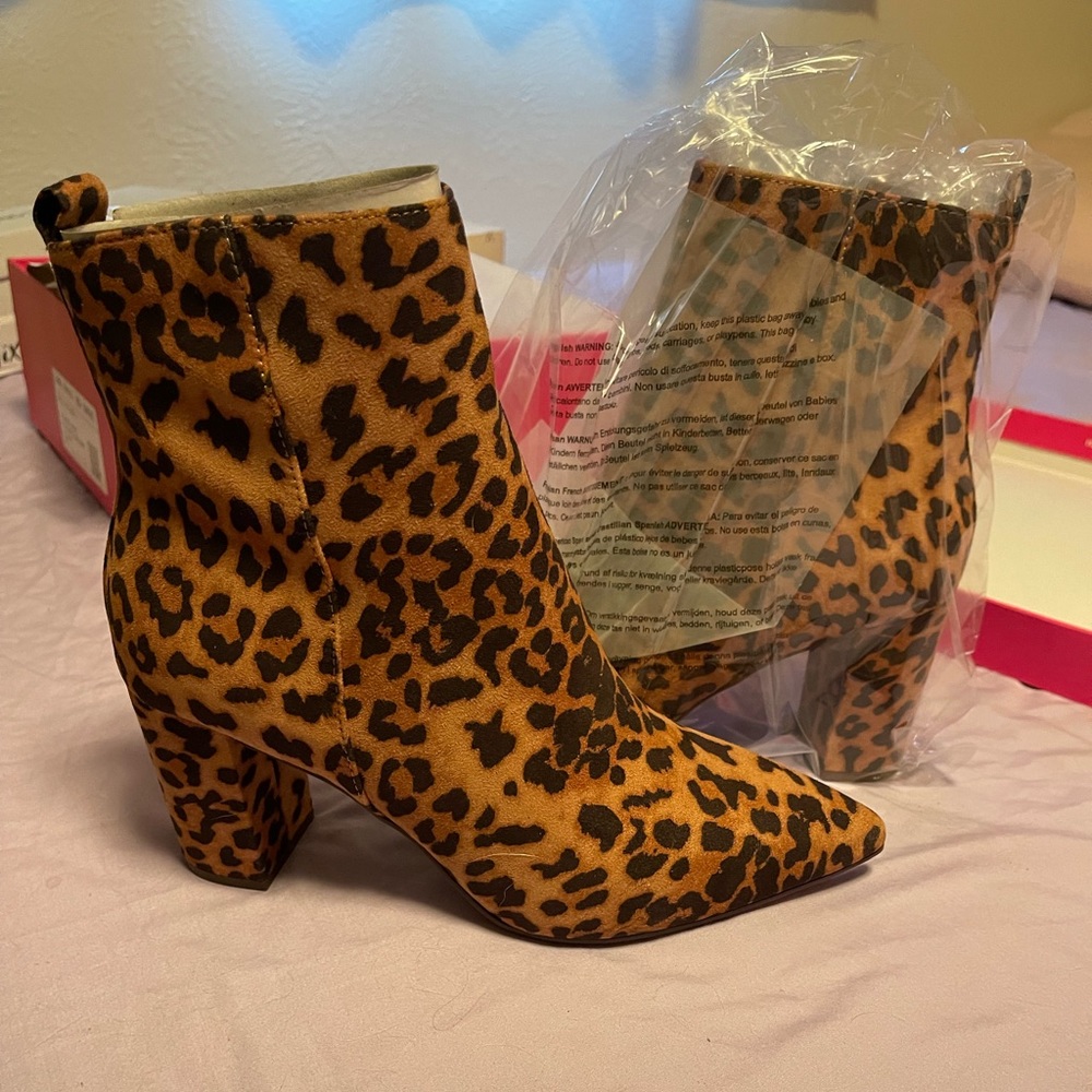 Cheetah booties, brand new never worn, size 9
